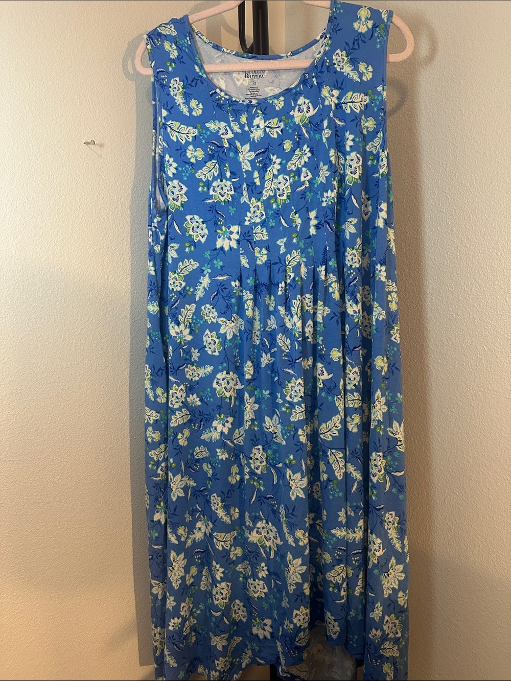 Blue Floral Maxi Dress with Sleeveless Cut